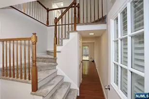 8 Crestwood Mews, Allendale, NJ 07401 - Photo 4