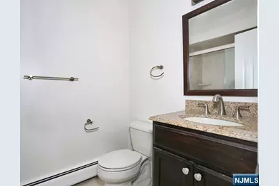 8 Crestwood Mews, Allendale, NJ 07401 - Photo 18