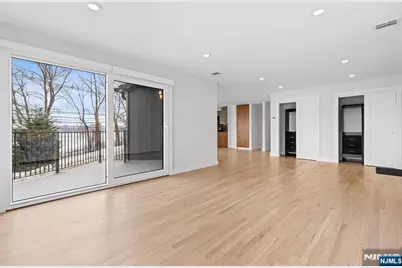 7 Sterling Place 1 #1, Edgewater, NJ 07020 - Photo 6