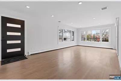 7 Sterling Place 1 #1, Edgewater, NJ 07020 - Photo 4