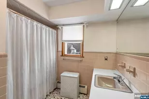 27 Madison Ave, Rochelle Park Township, NJ 07662 - Photo 10