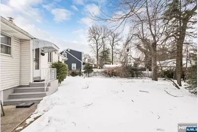 27 Madison Avenue, Rochelle Park Township, NJ 07662 - Photo 12