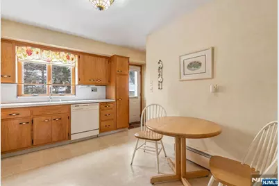 27 Madison Avenue, Rochelle Park Township, NJ 07662 - Photo 4