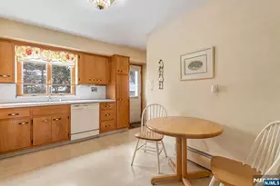 27 Madison Ave, Rochelle Park Township, NJ 07662 - Photo 4