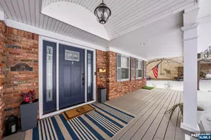 18 Laura Ln, Park Ridge, NJ 07656 - Photo 2