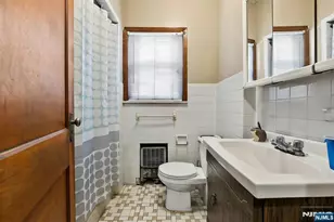 419 Hamilton St, Harrison, NJ 07029 - Photo 30