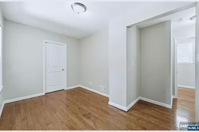 314 W 7th Avenue, Newark, NJ 07107 - Photo 12