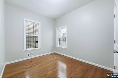 314 W 7th Avenue, Newark, NJ 07107 - Photo 8