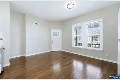 314 W 7th Avenue, Newark, NJ 07107 - Photo 6