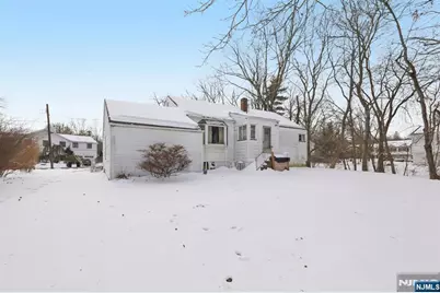 261 Idaho Street, Paramus, NJ 07652 - Photo 20