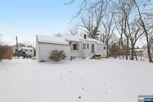 261 Idaho St, Paramus, NJ 07652 - Photo 20