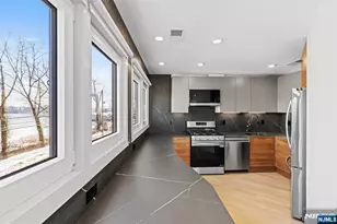 7 Sterling Pl 2, Edgewater, NJ 07020 - Photo 10