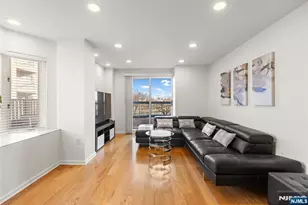 316 Nelson Ct, Edgewater, NJ 07020 - Photo 6