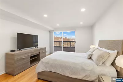 316 Nelson Court, Edgewater, NJ 07020 - Photo 14