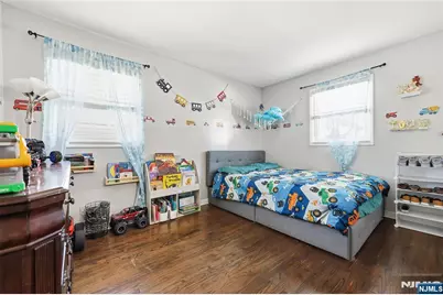 196 Merritt Avenue, Bergenfield, NJ 07621 - Photo 12