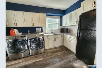 830 Pennsylvania Avenue, Lyndhurst Township, NJ 07071 - Photo 10