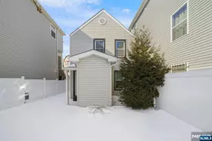 418 10th St, Newark, NJ 07103 - Photo 8