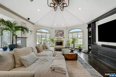 38 Geraldine Road, Englewood Cliffs, NJ 07632 - Photo 8