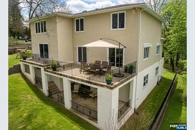 360 Valley View Avenue, Paramus, NJ 07652 - Photo 34