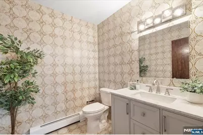 360 Valley View Avenue, Paramus, NJ 07652 - Photo 28