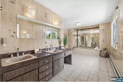 360 Valley View Avenue, Paramus, NJ 07652 - Photo 24