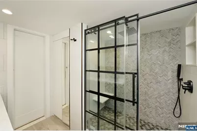 1055 River Road 310 #310, Edgewater, NJ 07020 - Photo 24