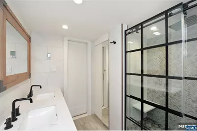 1055 River Road 310 #310, Edgewater, NJ 07020 - Photo 26