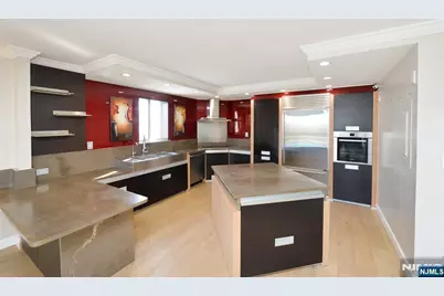 1055 River Road 310 #310, Edgewater, NJ 07020 - Photo 4