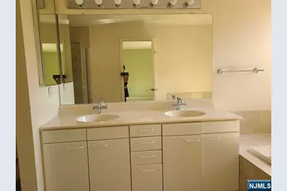 10 Peabody Court 1010 #1010, Teaneck Township, NJ 07666 - Photo 18