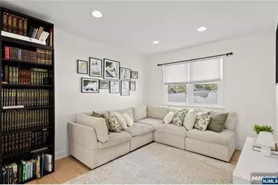 132 Cresthill Avenue, Clifton, NJ 07012 - Photo 2