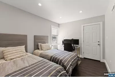 132 Cresthill Avenue, Clifton, NJ 07012 - Photo 16