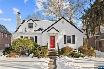 951 Darien Terrace, Teaneck Township, NJ 07666 - Photo 2