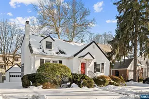 951 Darien Terrace, Teaneck Township, NJ 07666 - Photo 4