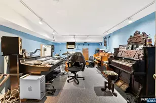 951 Darien Terrace, Teaneck Township, NJ 07666 - Photo 40