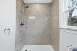 75 Colgate Ave 1, Paramus, NJ 07652 - Photo 16