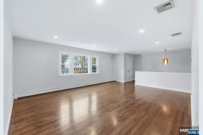 75 Colgate Avenue 2 #2, Paramus, NJ 07652 - Photo 2