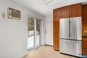 649 Ogden Ave, Teaneck Township, NJ 07666 - Photo 8