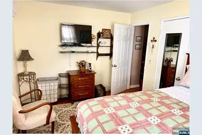 53 Donor Avenue, Elmwood Park, NJ 07407 - Photo 2