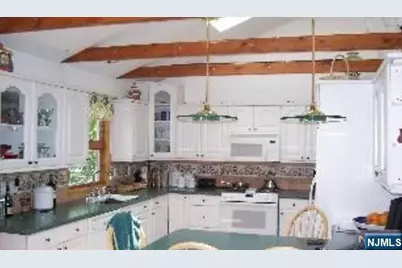 17 Malden Court 2 #2, Bergenfield, NJ 07621 - Photo 2