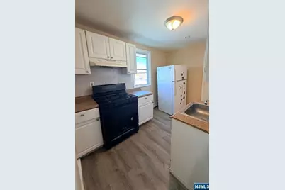 207 Sussex Avenue, Newark, NJ 07103 - Photo 2
