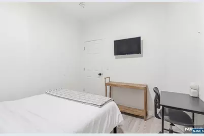 295 Dr Martin Luther King Jr Boulevard, Newark, NJ 07102 - Photo 10