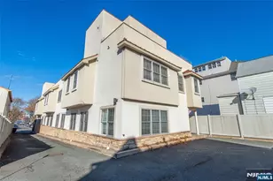 604 Ave A 104, Bayonne, NJ 07002 - Photo 22