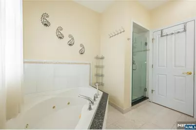 604 Avenue A 104 #104, Bayonne, NJ 07002 - Photo 20