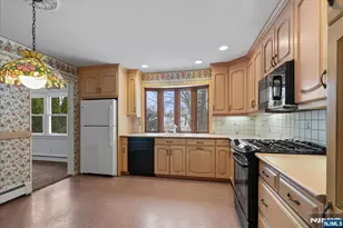 230 Orchard Dr, Mahwah, NJ 07430 - Photo 14