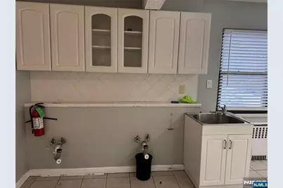 327 Bridge Plaza, Fort Lee, NJ 07024 - Photo 6