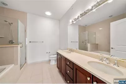 2404 Windsor Park Court 404 #404, Englewood, NJ 07631 - Photo 10