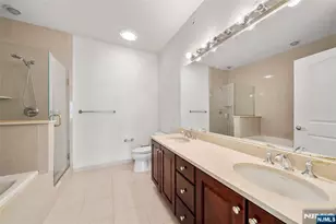 2404 Windsor Park Ct 404, Englewood, NJ 07631 - Photo 10