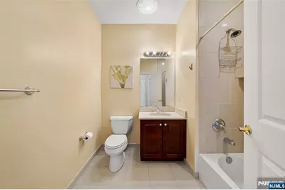 2404 Windsor Park Court 404 #404, Englewood, NJ 07631 - Photo 14