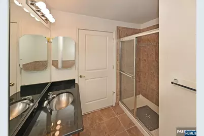 175 Rochelle Avenue 301 #301, Rochelle Park Township, NJ 07662 - Photo 10