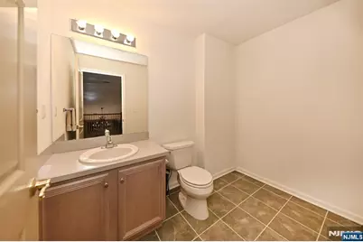 175 Rochelle Avenue 301 #301, Rochelle Park Township, NJ 07662 - Photo 18